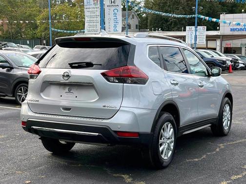 2020 Nissan Rogue SV