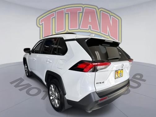 2025 Toyota RAV4 XLE Premium