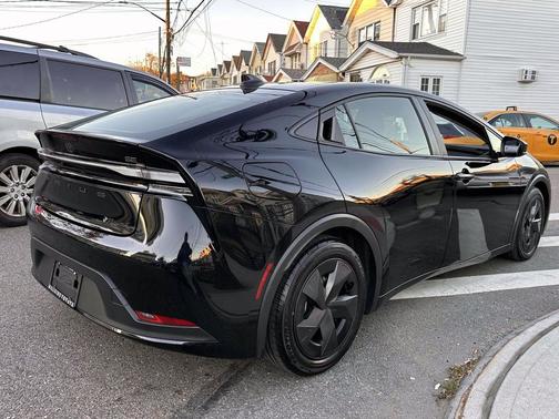 2024 Toyota Prius Prime SE