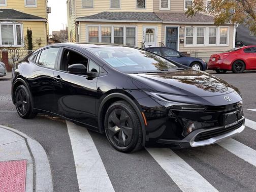 2024 Toyota Prius Prime SE