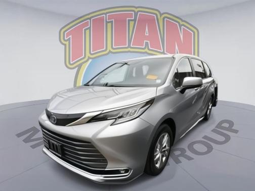 2023 Toyota Sienna Limited