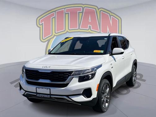 Snow White Pearl 2022 Kia Seltos LX