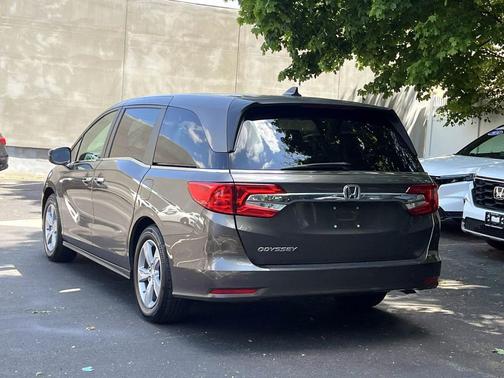 Pacific Pewter Metallic 2018 Honda Odyssey EX-L
