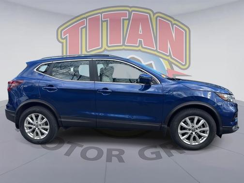 2022 Nissan Rogue Sport SV