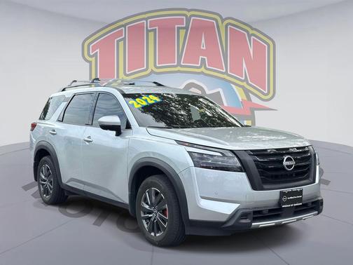 Brilliant Silver Metallic 2024 Nissan Pathfinder SL 4WD