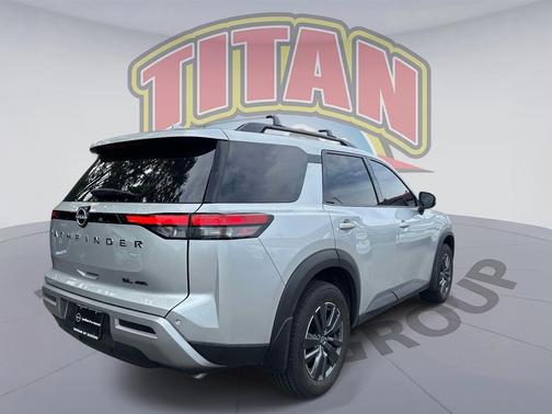 Brilliant Silver Metallic 2024 Nissan Pathfinder SL 4WD