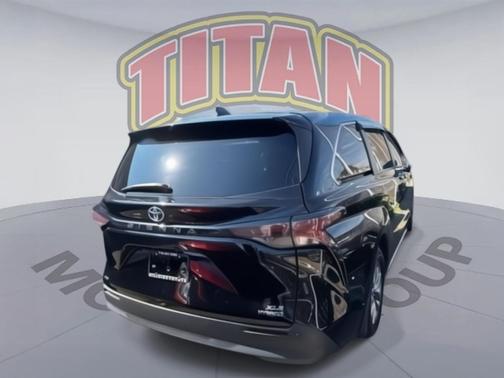 2023 Toyota Sienna XLE 7 Passenger
