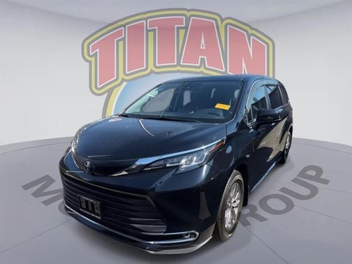 2023 Toyota Sienna XLE 7 Passenger