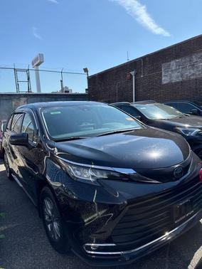 2023 Toyota Sienna XLE 7 Passenger