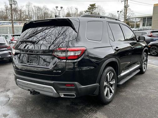 2023 Honda Pilot AWD Elite