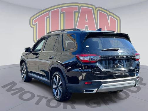 2025 Honda Pilot Touring 8-Passenger