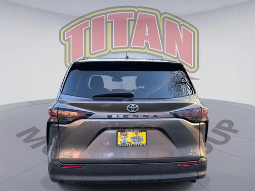 2024 Toyota Sienna XLE