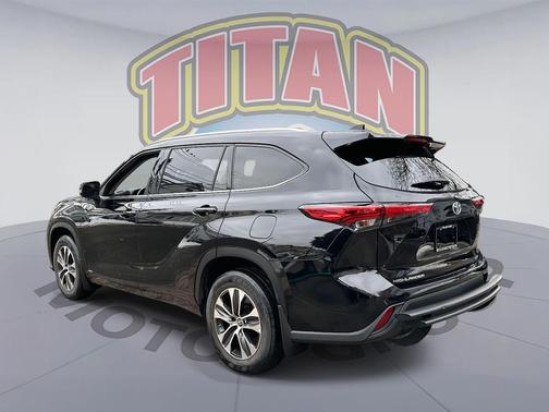 2021 Toyota Highlander Hybrid XLE