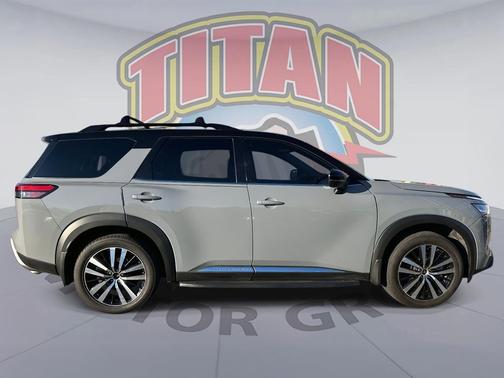 2024 Nissan Pathfinder Platinum 4WD