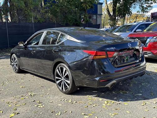 2020 Nissan Altima SR FWD