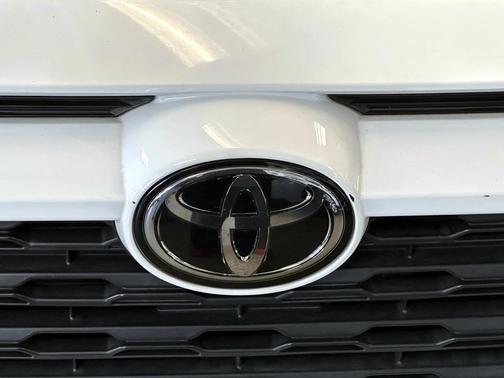 Super White 2020 Toyota RAV4 LE