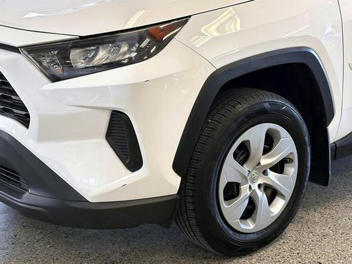 Super White 2020 Toyota RAV4 LE