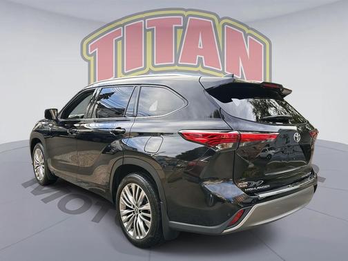 2022 Toyota Highlander Platinum