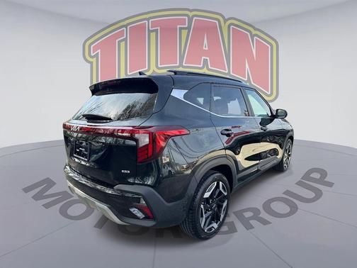 Fusion Black 2024 Kia Seltos SX Turbo