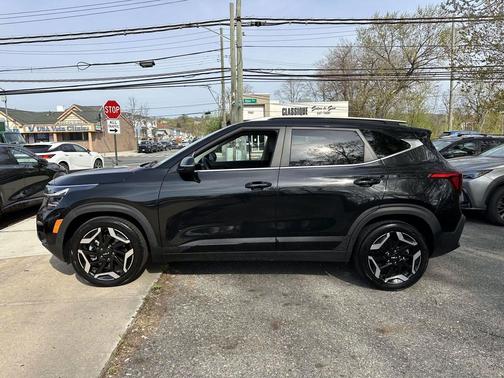 Fusion Black 2024 Kia Seltos SX Turbo