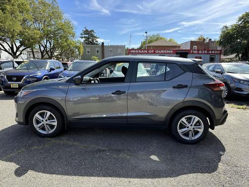 2022 Nissan Kicks S