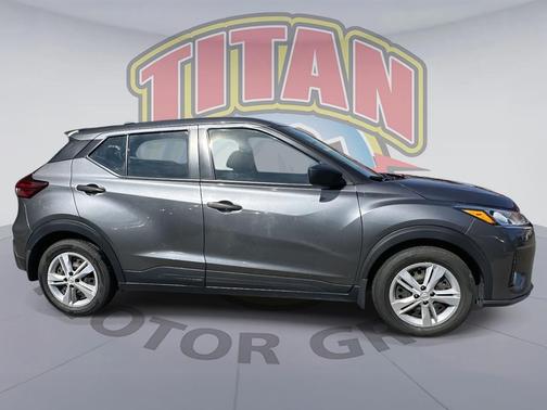 2022 Nissan Kicks S