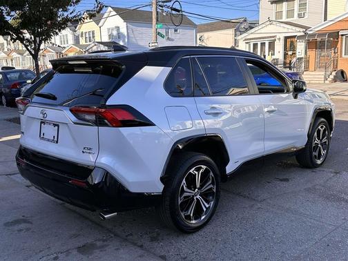 2025 Toyota RAV4 Hybrid SE