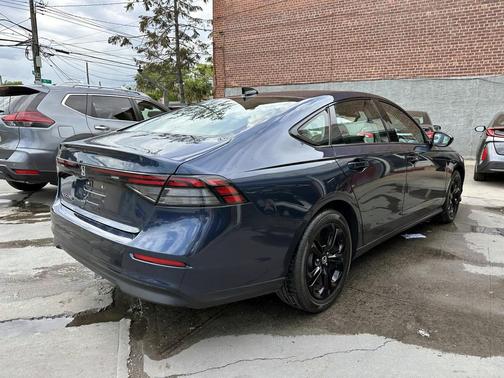 Canyon River Blue Metallic 2025 Honda Accord SE