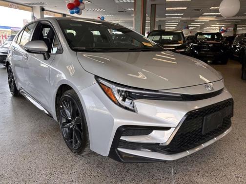 Classic Silver Metallic 2025 Toyota Corolla SE