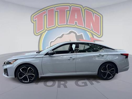 Gray Sky Pearl 2024 Nissan Altima SR FWD