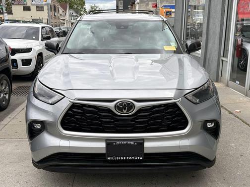 Celestial Silver Metallic 2024 Toyota Highlander LE