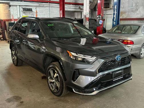 2023 Toyota RAV4 Prime SE