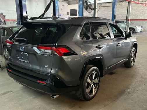 2023 Toyota RAV4 Prime SE