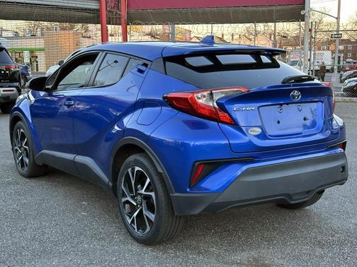2021 Toyota C-HR XLE