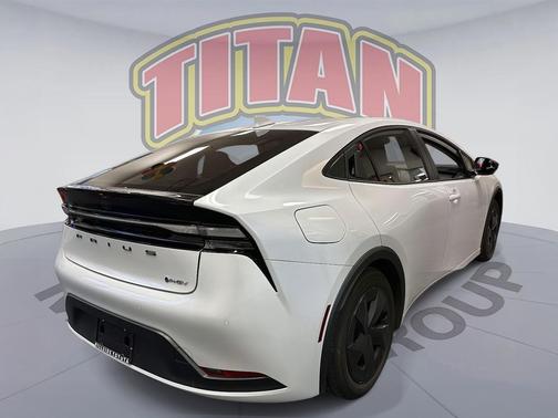 2025 Toyota Prius Plug-In Hybrid SE