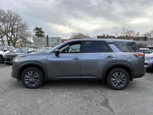 2024 Nissan Pathfinder S 4WD