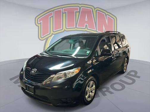 2017 Toyota Sienna LE