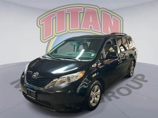 2017 Toyota Sienna LE