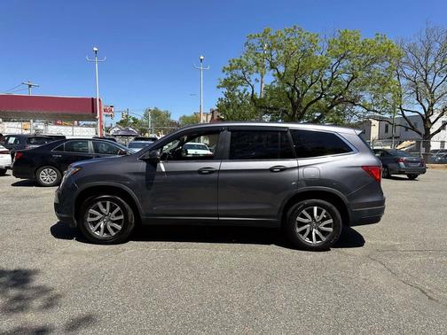 Modern Steel Metallic 2022 Honda Pilot AWD EX-L