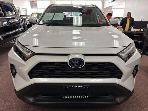 2024 Toyota RAV4 Hybrid XLE Premium