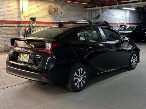 2021 Toyota Prius XLE