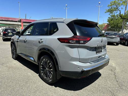 Boulder Gray Pearl 2024 Nissan Rogue Platinum