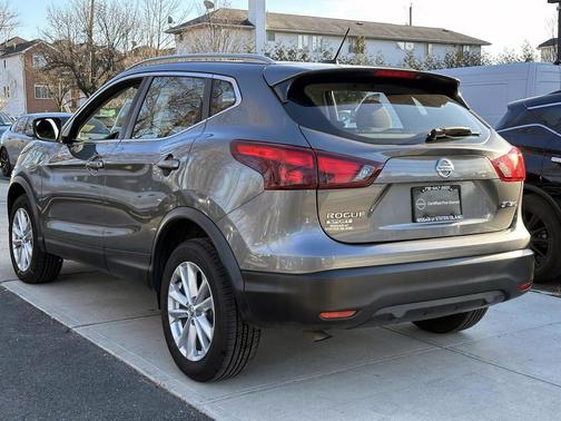 2018 Nissan Rogue Sport SV