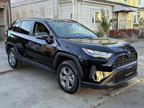 2023 Toyota RAV4 Hybrid XLE