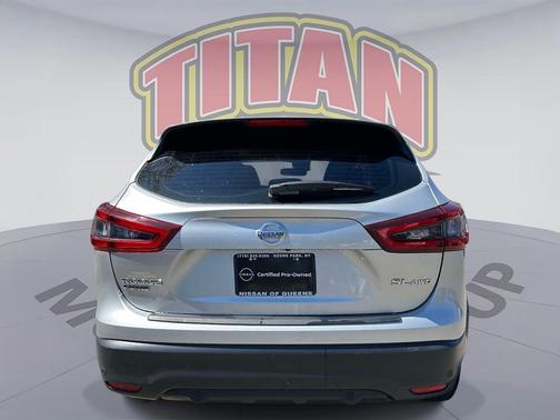 Brilliant Silver Metallic 2022 Nissan Rogue Sport SL