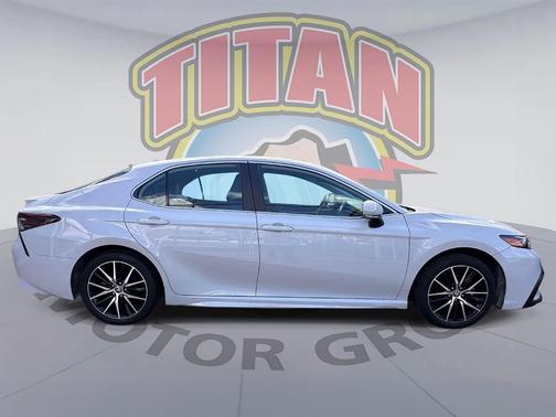 Ice Edge 2024 Toyota Camry SE