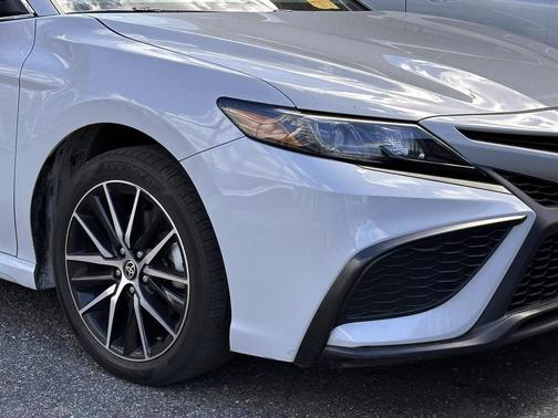 Ice Edge 2024 Toyota Camry SE
