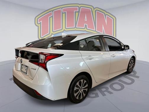 2021 Toyota Prius LE