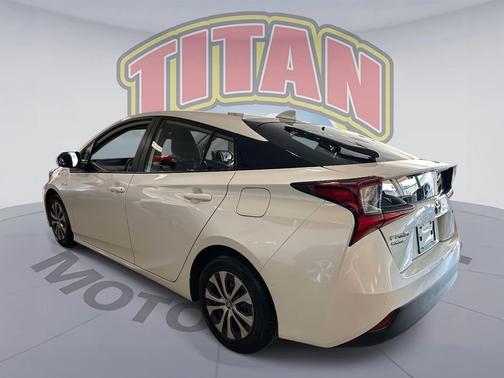 2021 Toyota Prius LE
