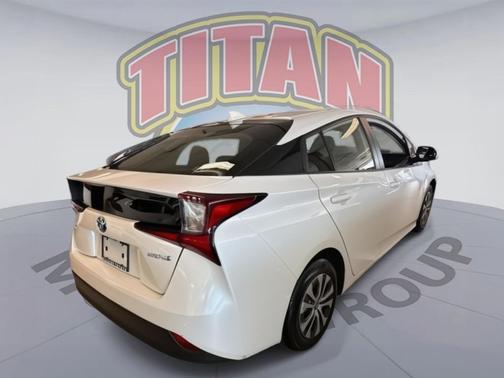 2021 Toyota Prius LE